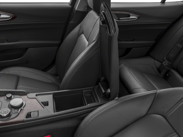 2017 Alfa Romeo Giulia Ti photo 3