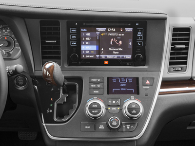 2017 Toyota Sienna XLE Premium 7 Passenger