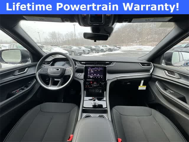 2025 Jeep Grand Cherokee GRAND CHEROKEE LAREDO X 4X4