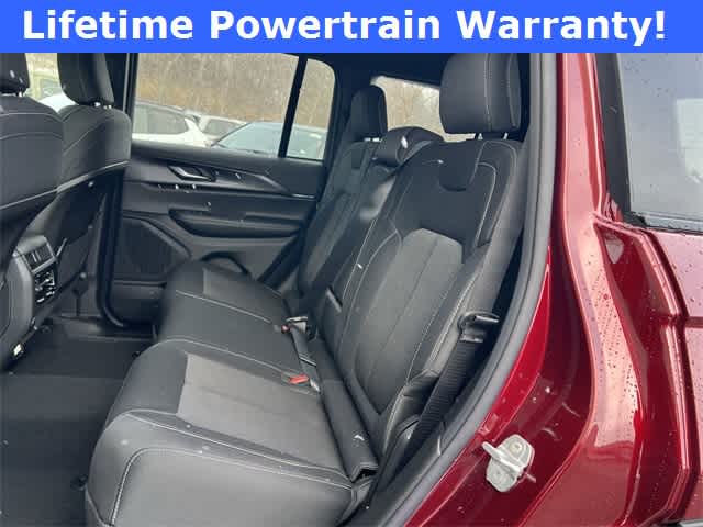 2025 Jeep Grand Cherokee GRAND CHEROKEE LAREDO X 4X4