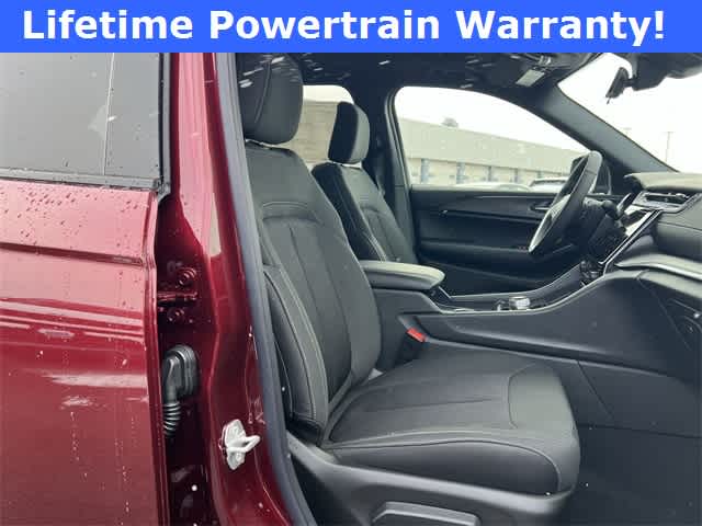 2025 Jeep Grand Cherokee GRAND CHEROKEE LAREDO X 4X4