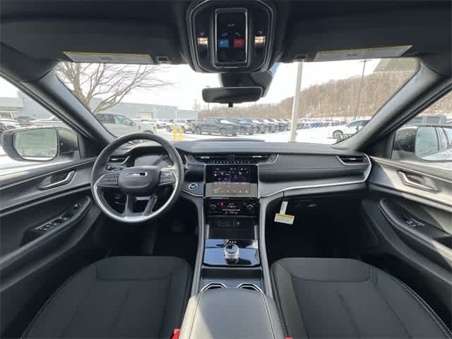 2025 Jeep Grand Cherokee GRAND CHEROKEE LAREDO X 4X4