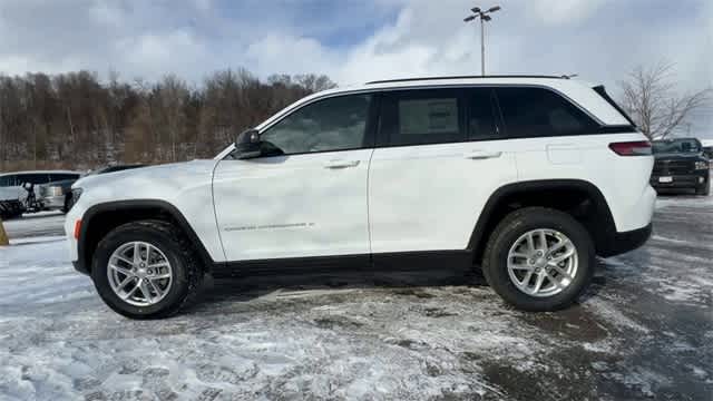 2025 Jeep Grand Cherokee GRAND CHEROKEE LAREDO X 4X4