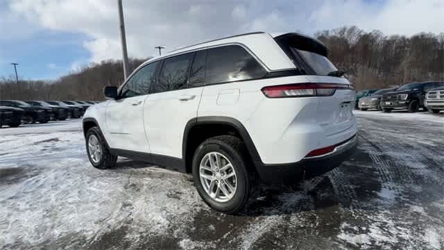 2025 Jeep Grand Cherokee GRAND CHEROKEE LAREDO X 4X4