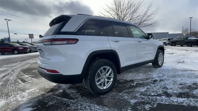 2025 Jeep Grand Cherokee GRAND CHEROKEE LAREDO X 4X4