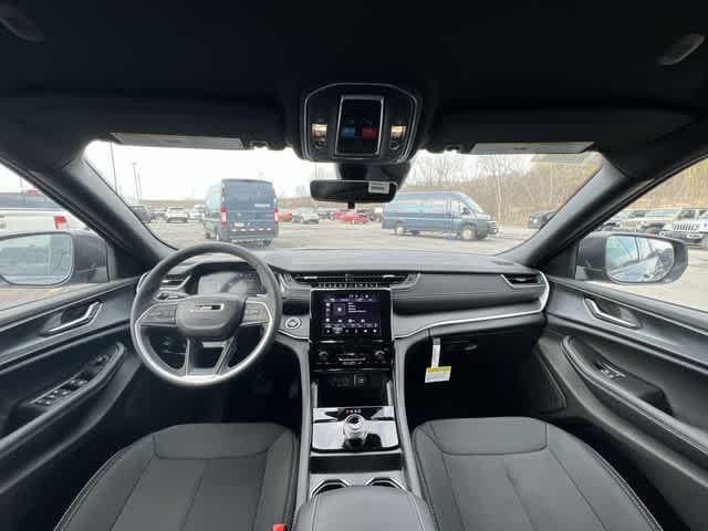 2026 Jeep Grand Cherokee GRAND CHEROKEE LAREDO 4X4
