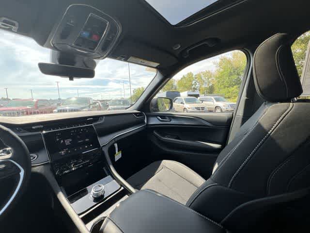 2026 Jeep Grand Cherokee GRAND CHEROKEE LAREDO X 4X4