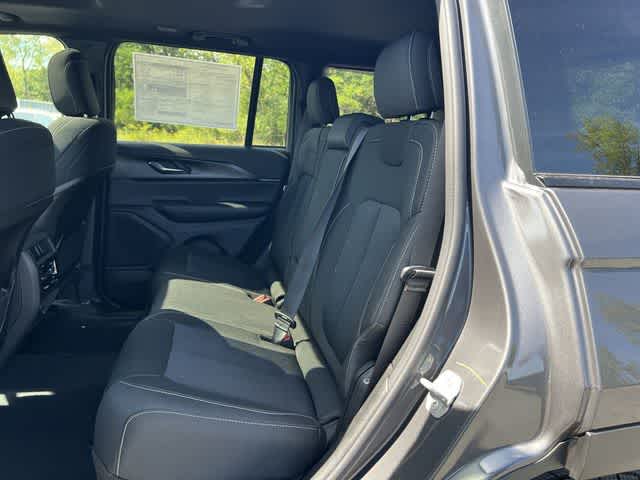2026 Jeep Grand Cherokee GRAND CHEROKEE LAREDO X 4X4