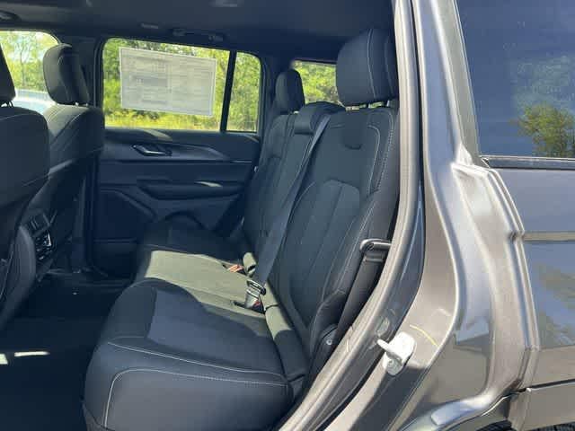 2026 Jeep Grand Cherokee GRAND CHEROKEE LAREDO X 4X4