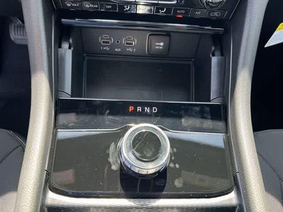 2026 Jeep Grand Cherokee GRAND CHEROKEE LAREDO X 4X4