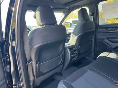 2027 Jeep Grand Cherokee GRAND CHEROKEE LAREDO X 4X4
