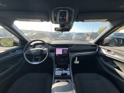 2027 Jeep Grand Cherokee GRAND CHEROKEE LAREDO X 4X4