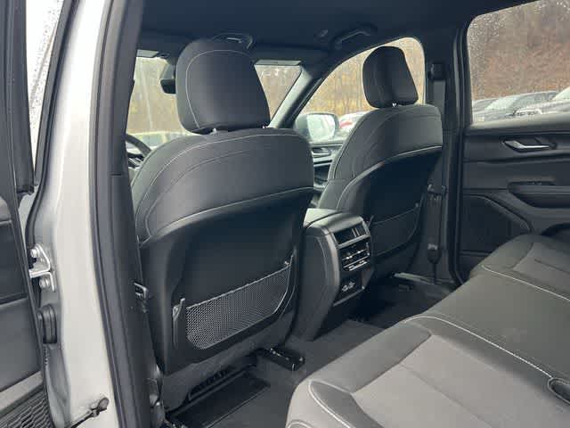 2026 Jeep Grand Cherokee GRAND CHEROKEE LAREDO 4X4