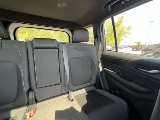 2026 Jeep Grand Cherokee GRAND CHEROKEE LAREDO X 4X4