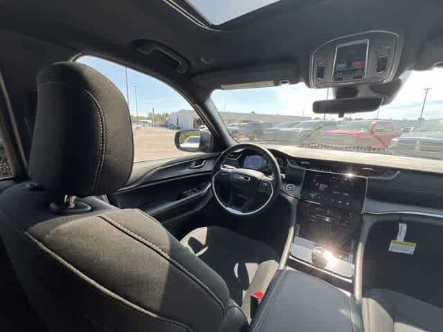 2026 Jeep Grand Cherokee GRAND CHEROKEE LAREDO X 4X4