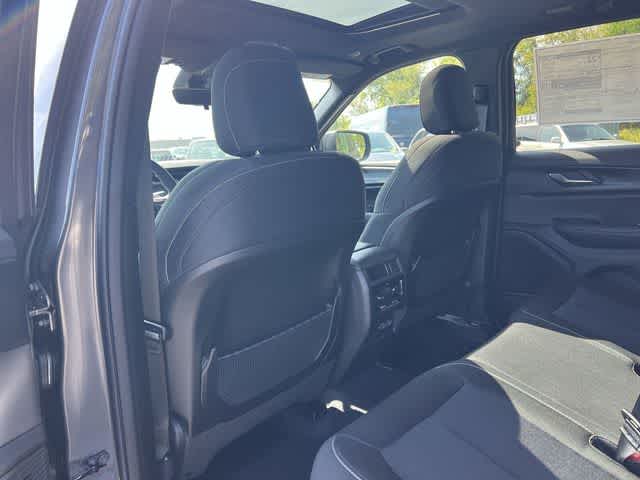 2026 Jeep Grand Cherokee GRAND CHEROKEE LAREDO X 4X4