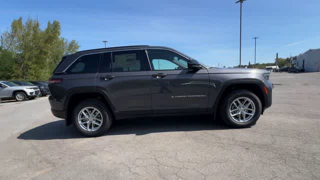 2026 Jeep Grand Cherokee GRAND CHEROKEE LAREDO X 4X4