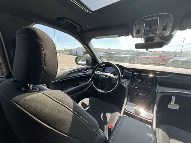 2026 Jeep Grand Cherokee GRAND CHEROKEE LAREDO X 4X4