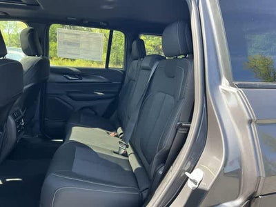 2026 Jeep Grand Cherokee GRAND CHEROKEE LAREDO X 4X4
