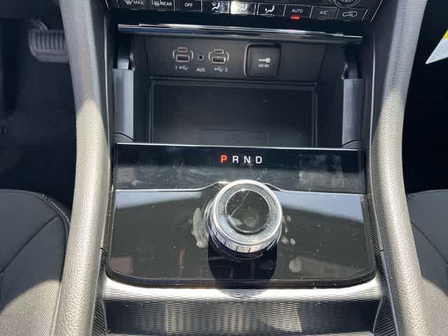 2026 Jeep Grand Cherokee GRAND CHEROKEE LAREDO X 4X4