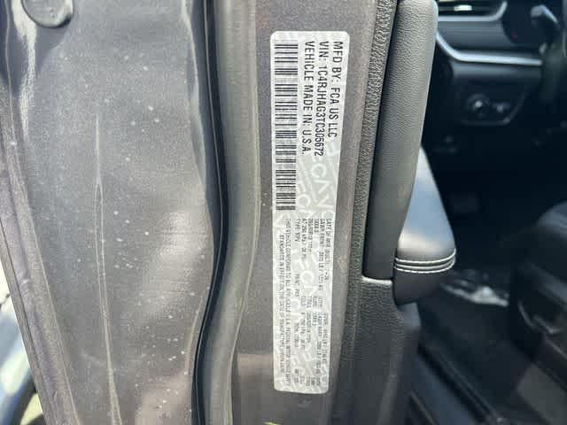 2026 Jeep Grand Cherokee GRAND CHEROKEE LAREDO X 4X4