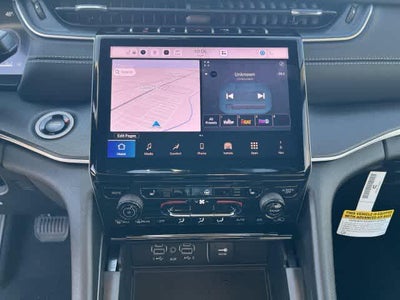 2027 Jeep Grand Cherokee GRAND CHEROKEE LAREDO X 4X4