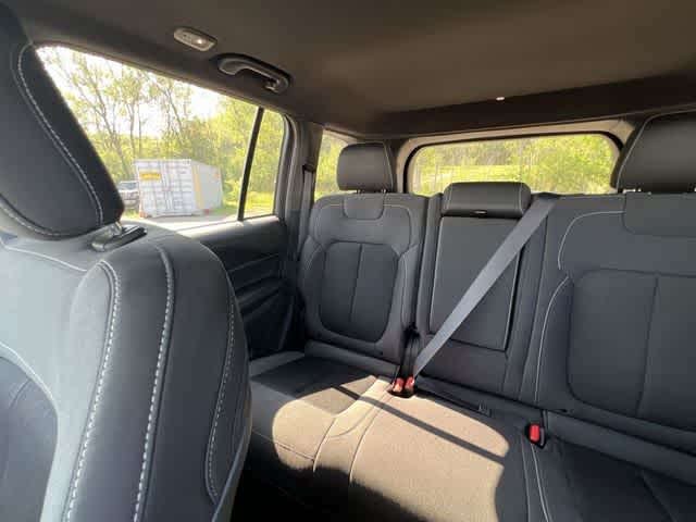 2026 Jeep Grand Cherokee GRAND CHEROKEE LAREDO X 4X4
