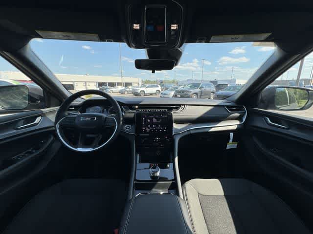 2026 Jeep Grand Cherokee GRAND CHEROKEE LAREDO X 4X4