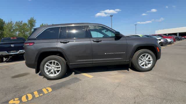 2026 Jeep Grand Cherokee GRAND CHEROKEE LAREDO X 4X4