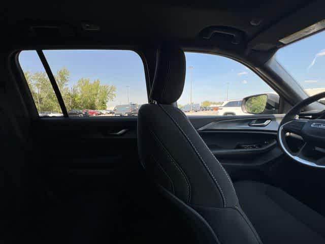 2026 Jeep Grand Cherokee GRAND CHEROKEE LAREDO X 4X4
