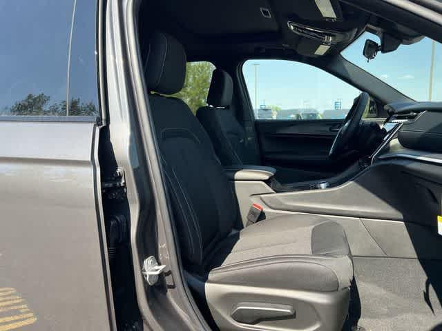 2026 Jeep Grand Cherokee GRAND CHEROKEE LAREDO X 4X4