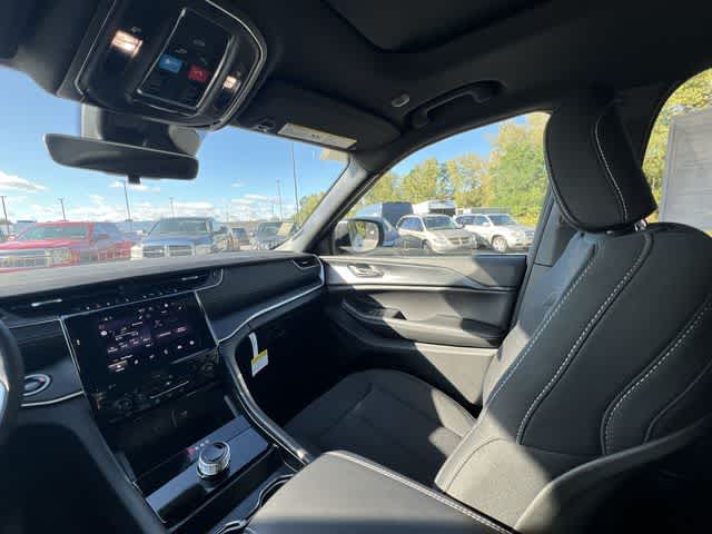 2026 Jeep Grand Cherokee GRAND CHEROKEE LAREDO X 4X4