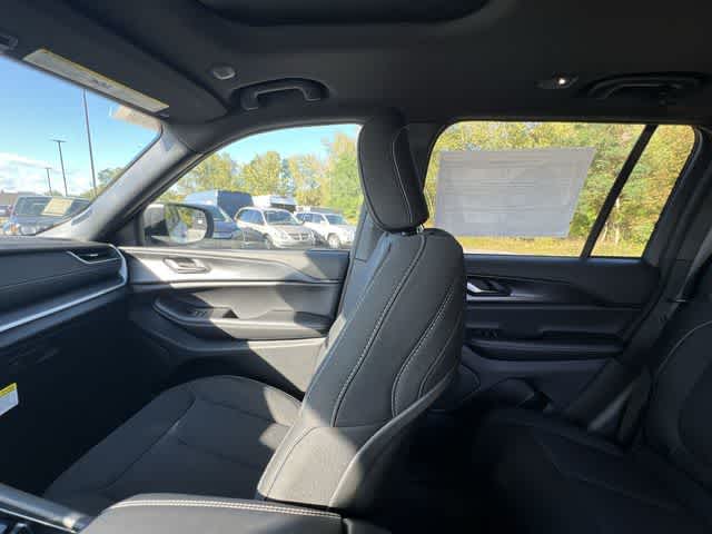 2026 Jeep Grand Cherokee GRAND CHEROKEE LAREDO X 4X4