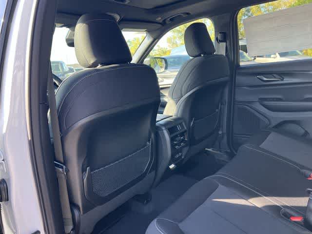 2026 Jeep Grand Cherokee GRAND CHEROKEE LAREDO X 4X4