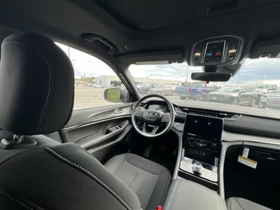 2027 Jeep Grand Cherokee GRAND CHEROKEE LAREDO X 4X4