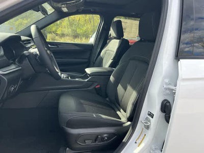 2027 Jeep Grand Cherokee GRAND CHEROKEE LAREDO X 4X4