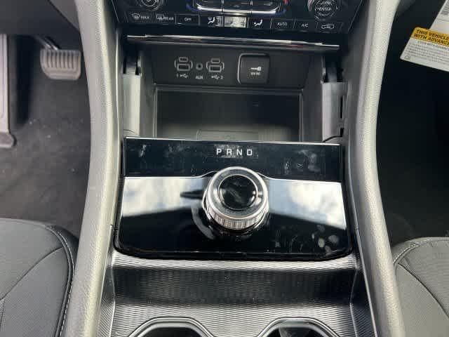 2027 Jeep Grand Cherokee GRAND CHEROKEE LAREDO X 4X4