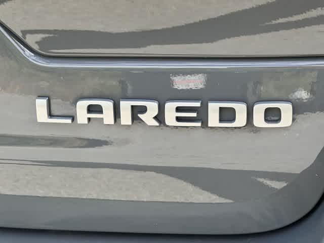 2027 Jeep Grand Cherokee GRAND CHEROKEE LAREDO X 4X4