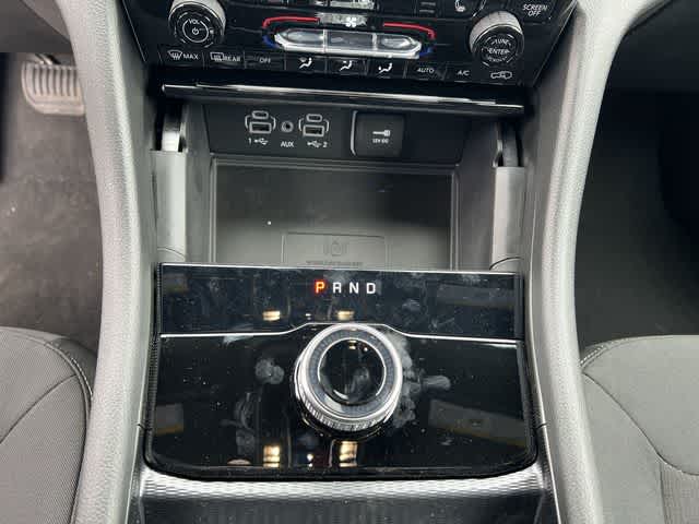 2026 Jeep Grand Cherokee GRAND CHEROKEE LAREDO X 4X4