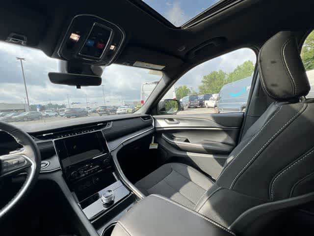 2026 Jeep Grand Cherokee GRAND CHEROKEE LAREDO X 4X4