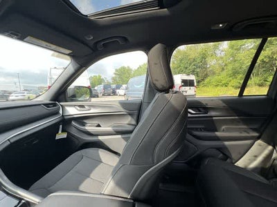 2026 Jeep Grand Cherokee GRAND CHEROKEE LAREDO X 4X4