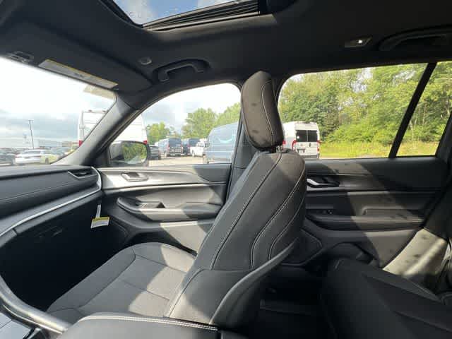 2026 Jeep Grand Cherokee GRAND CHEROKEE LAREDO X 4X4