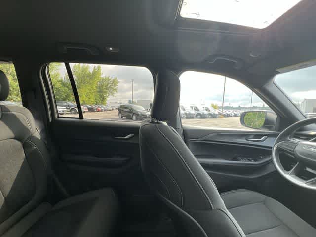 2026 Jeep Grand Cherokee GRAND CHEROKEE LAREDO X 4X4