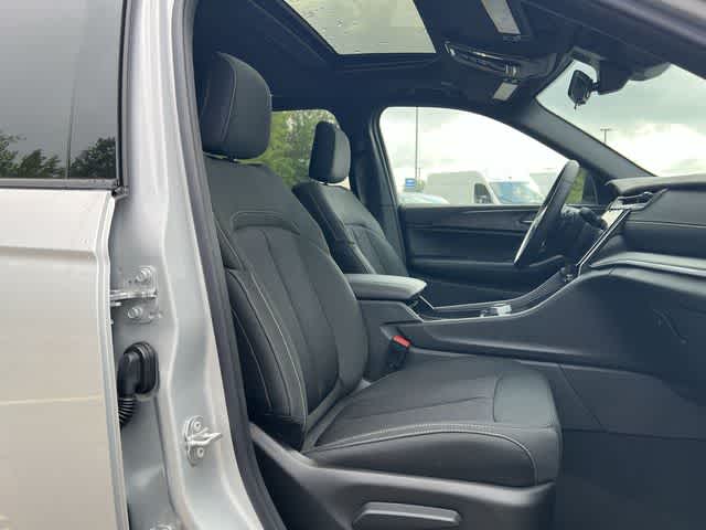 2026 Jeep Grand Cherokee GRAND CHEROKEE LAREDO X 4X4