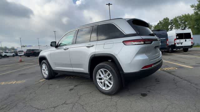 2026 Jeep Grand Cherokee GRAND CHEROKEE LAREDO X 4X4