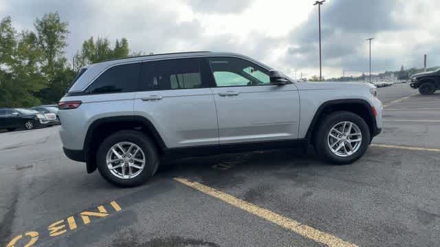 2026 Jeep Grand Cherokee GRAND CHEROKEE LAREDO X 4X4