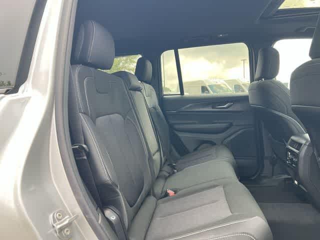 2026 Jeep Grand Cherokee GRAND CHEROKEE LAREDO X 4X4