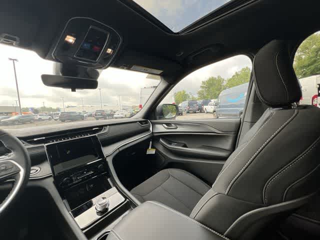 2026 Jeep Grand Cherokee GRAND CHEROKEE LAREDO X 4X4