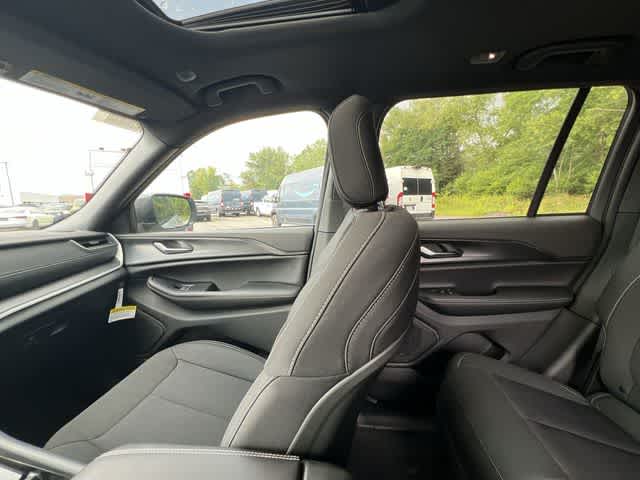2026 Jeep Grand Cherokee GRAND CHEROKEE LAREDO X 4X4