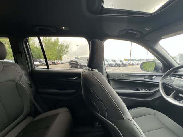 2026 Jeep Grand Cherokee GRAND CHEROKEE LAREDO X 4X4
